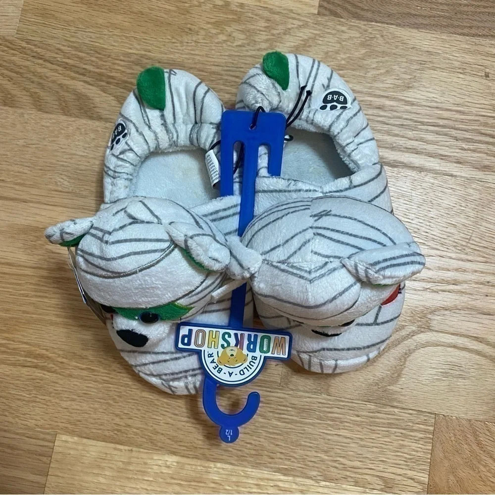 Build a Bear Mummy Slippers White NWT Sz 1/2 Kids Youth